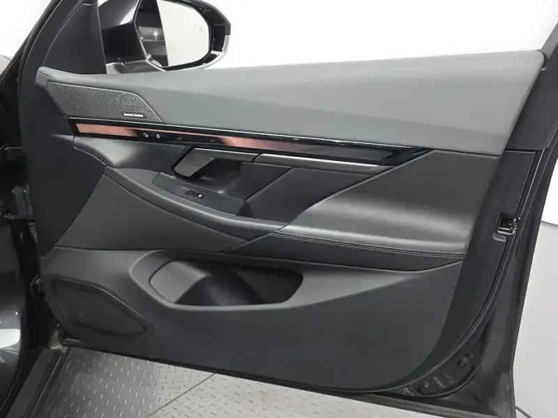 2023 BMW i5 с пробегом 35 595 км