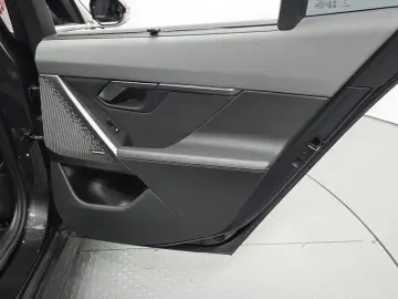 2023 BMW i5 с пробегом 35 595 км