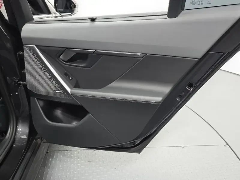 2023 BMW i5 с пробегом 35 595 км