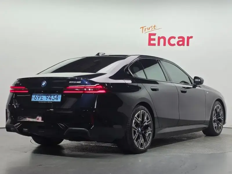 2023 BMW i5 с пробегом 32 280 км