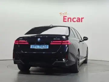 2023 BMW i5 с пробегом 32 280 км