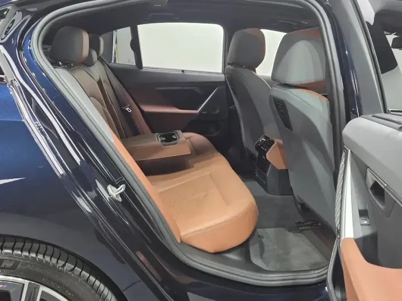 2023 BMW i5 с пробегом 32 280 км