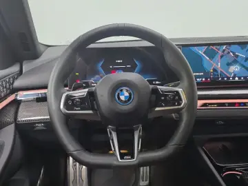 2023 BMW i5 с пробегом 32 280 км