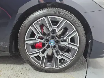 2023 BMW i5 с пробегом 32 280 км