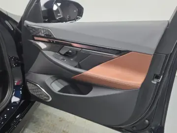 2023 BMW i5 с пробегом 32 280 км