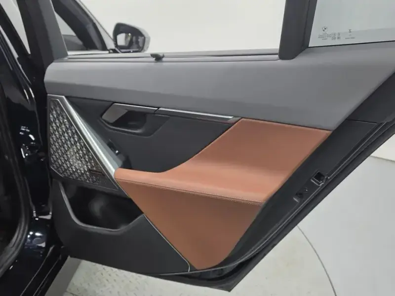 2023 BMW i5 с пробегом 32 280 км