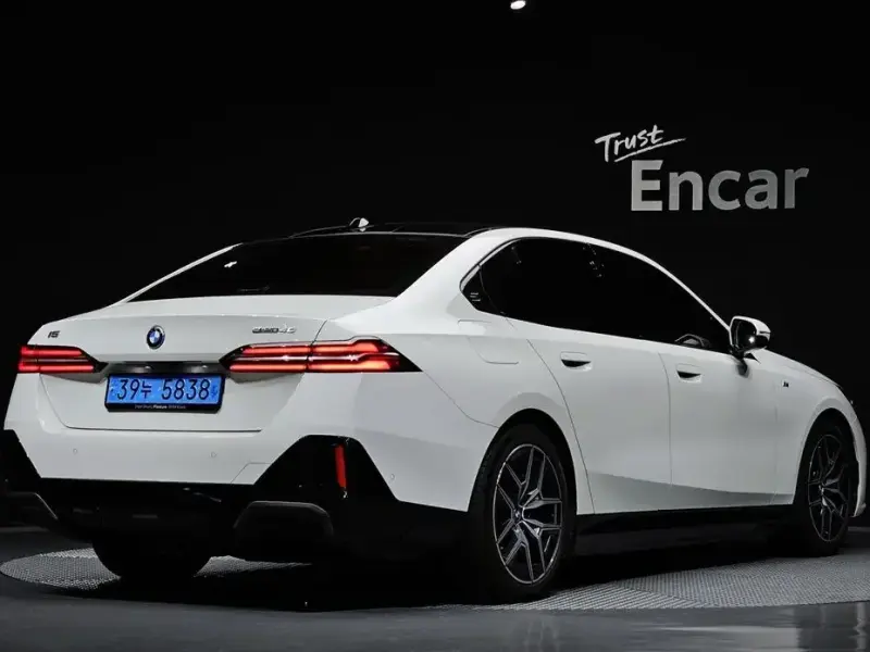 2025 BMW i5 с пробегом 39 003 км