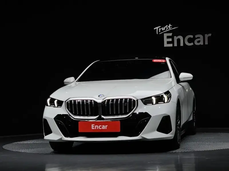 2025 BMW i5 с пробегом 39 003 км