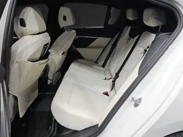 2025 BMW i5 с пробегом 39 003 км