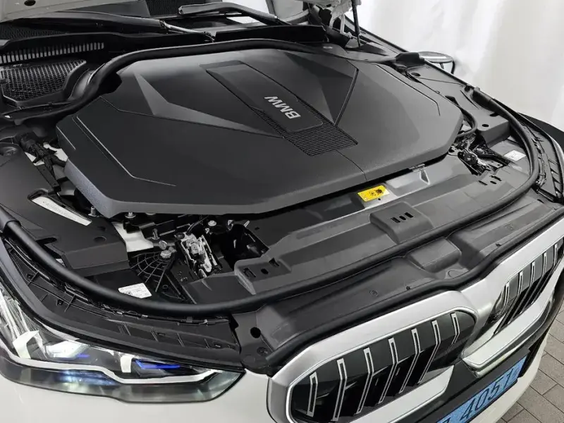 2026 BMW i5 с пробегом 482 км