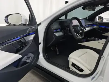 2026 BMW i5 с пробегом 482 км