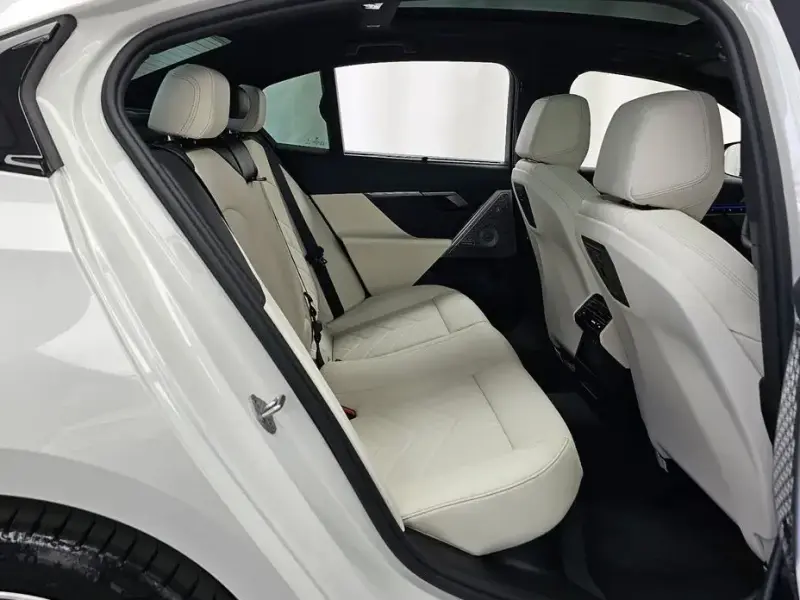 2026 BMW i5 с пробегом 482 км