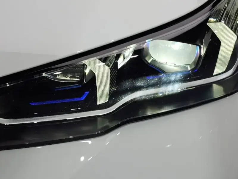 2025 BMW i5 с пробегом 39 003 км