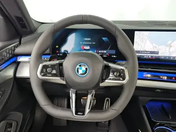 2026 BMW i5 с пробегом 482 км