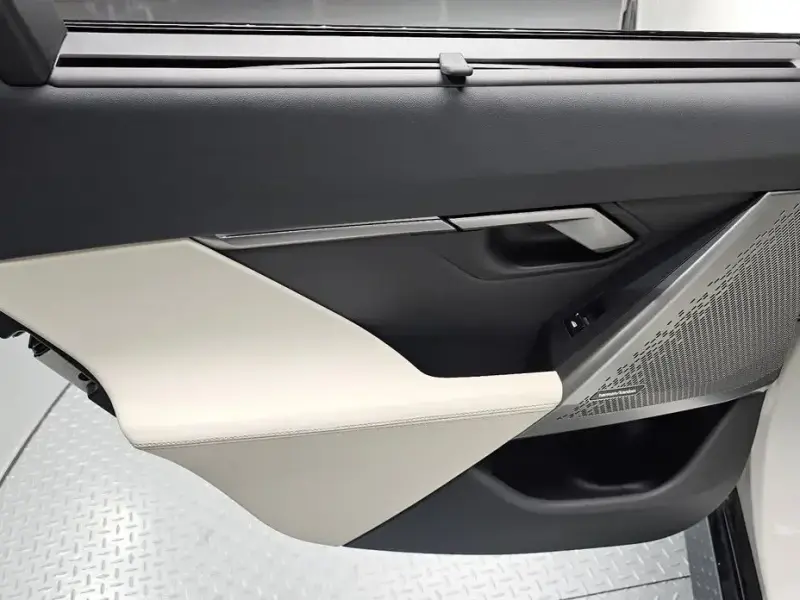 2025 BMW i5 с пробегом 39 003 км
