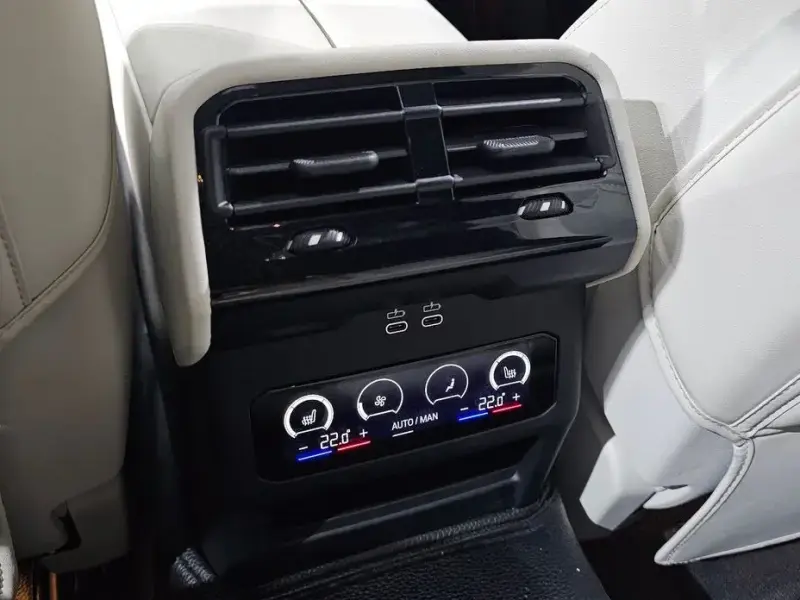 2025 BMW i5 с пробегом 39 003 км