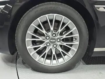 2023 Genesis G80 с пробегом 83 725 км