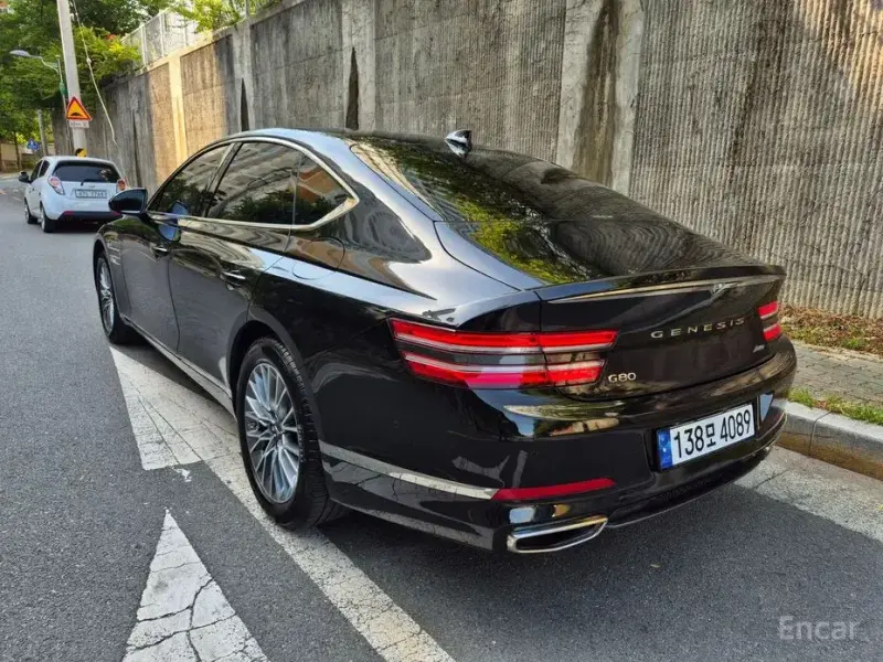 2023 Genesis G80 с пробегом 5 800 км