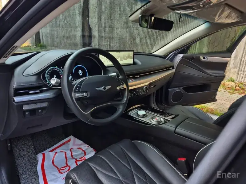 2023 Genesis G80 с пробегом 5 800 км