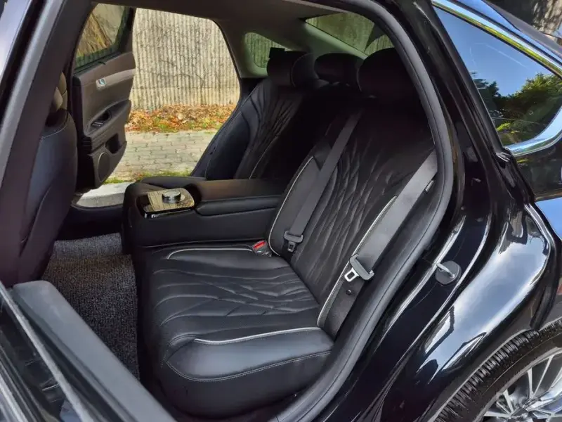 2023 Genesis G80 с пробегом 5 800 км