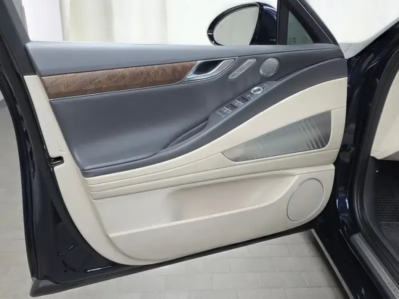 2023 Genesis G80 с пробегом 40 747 км