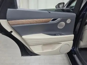 2023 Genesis G80 с пробегом 40 747 км