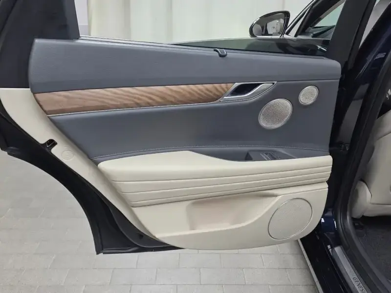 2023 Genesis G80 с пробегом 40 747 км