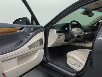 2023 Genesis G80 с пробегом 66 340 км