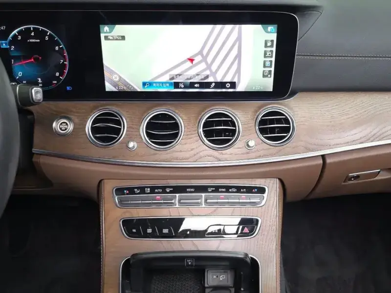 2021 Mercedes-Benz E-Класс с пробегом 50 699 км