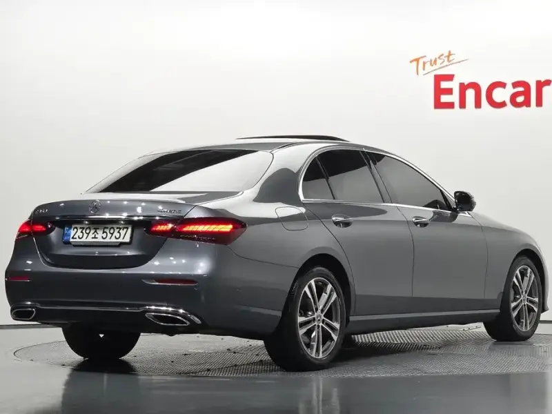 2021 Mercedes-Benz E-Класс с пробегом 121 524 км