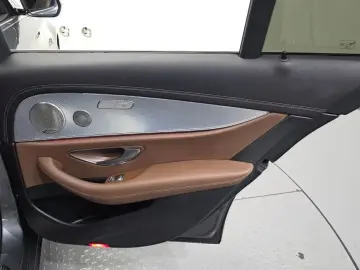 2021 Mercedes-Benz E-Класс с пробегом 121 524 км