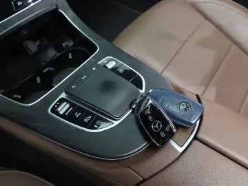 2021 Mercedes-Benz E-Класс с пробегом 121 524 км