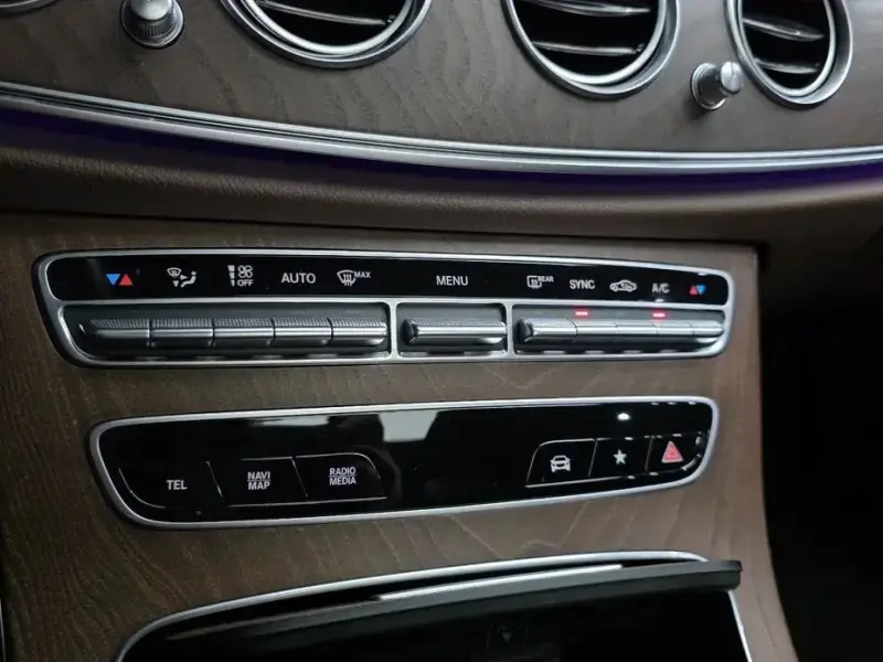 2022 Mercedes-Benz E-Класс с пробегом 26 557 км