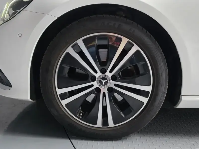 2022 Mercedes-Benz E-Класс с пробегом 30 679 км