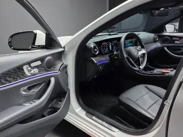 2022 Mercedes-Benz E-Класс с пробегом 30 679 км
