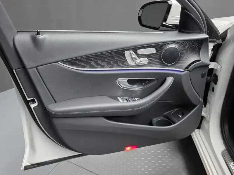 2022 Mercedes-Benz E-Класс с пробегом 30 679 км