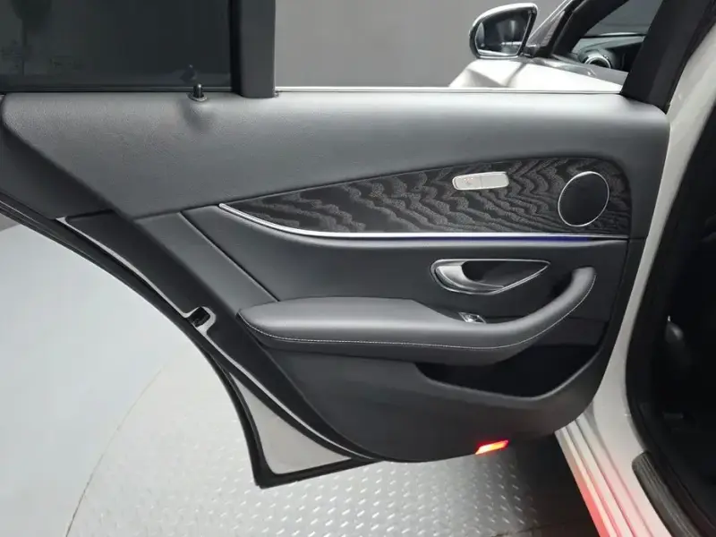 2022 Mercedes-Benz E-Класс с пробегом 30 679 км