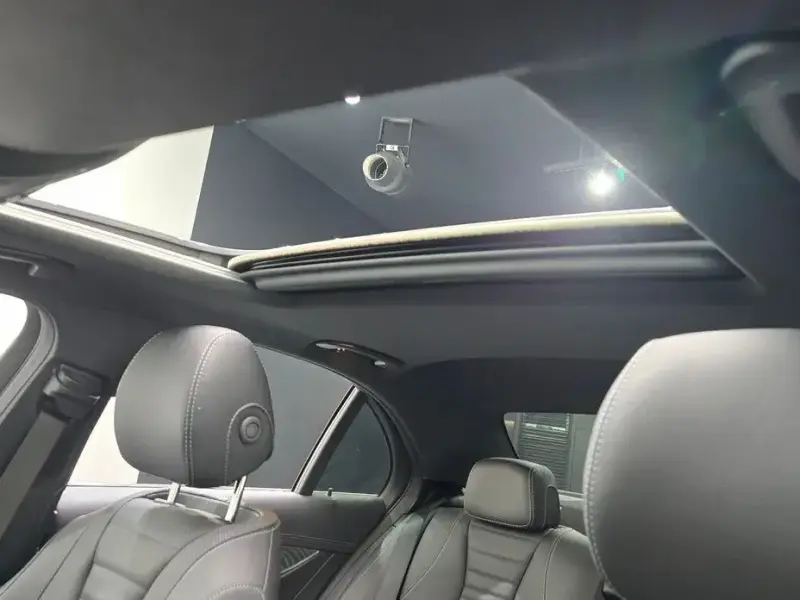 2022 Mercedes-Benz E-Класс с пробегом 48 818 км