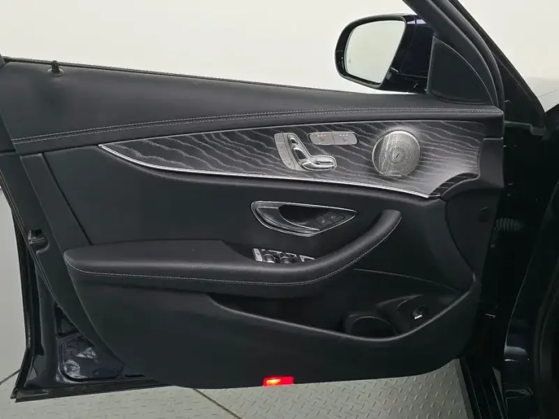 2022 Mercedes-Benz E-Класс с пробегом 48 818 км