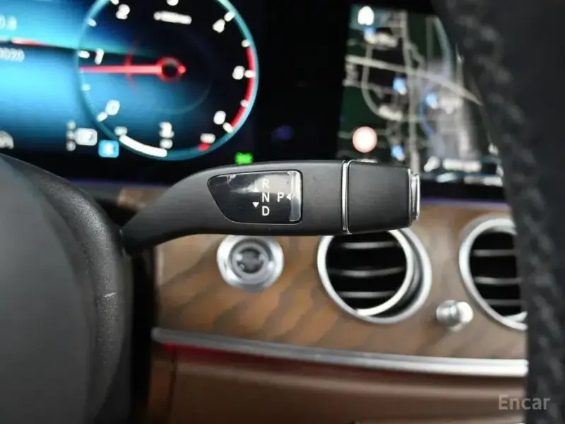 2021 Mercedes-Benz E-Класс с пробегом 140 009 км