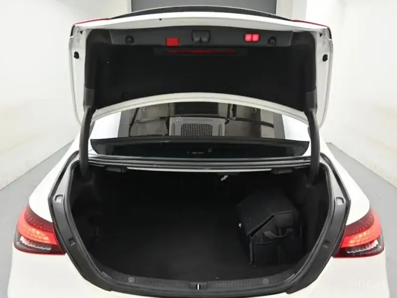 2021 Mercedes-Benz E-Класс с пробегом 140 009 км