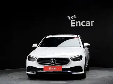 2023 Mercedes-Benz E-Класс с пробегом 17 987 км