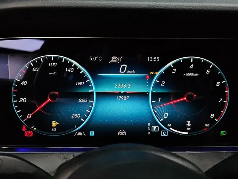 2023 Mercedes-Benz E-Класс с пробегом 17 987 км