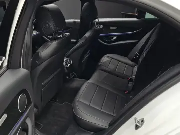 2023 Mercedes-Benz E-Класс с пробегом 17 987 км