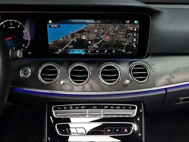2023 Mercedes-Benz E-Класс с пробегом 17 987 км