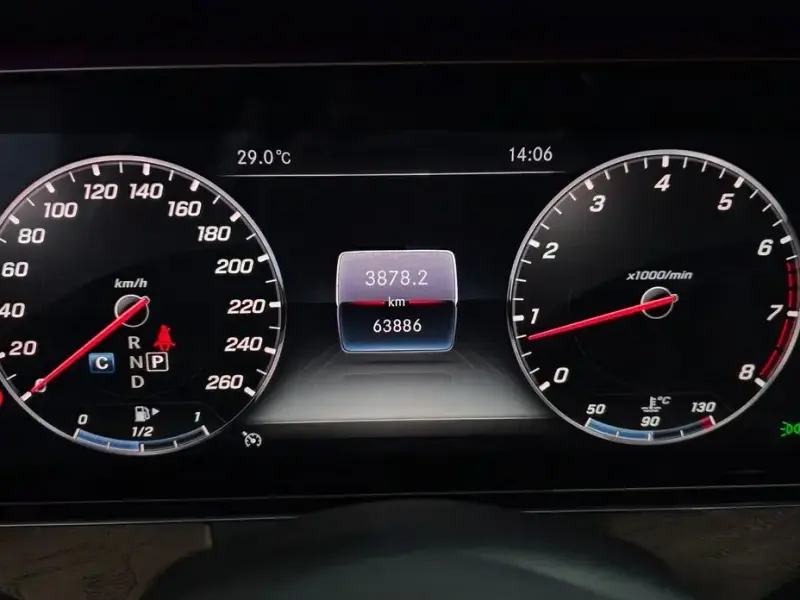 2018 Mercedes-Benz E-Класс с пробегом 63 886 км