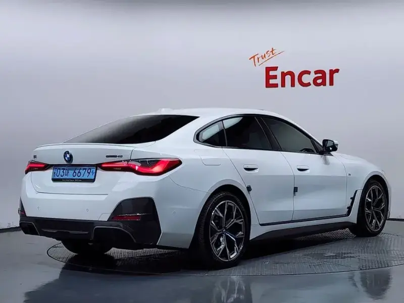 2022 BMW i4 с пробегом 107 624 км