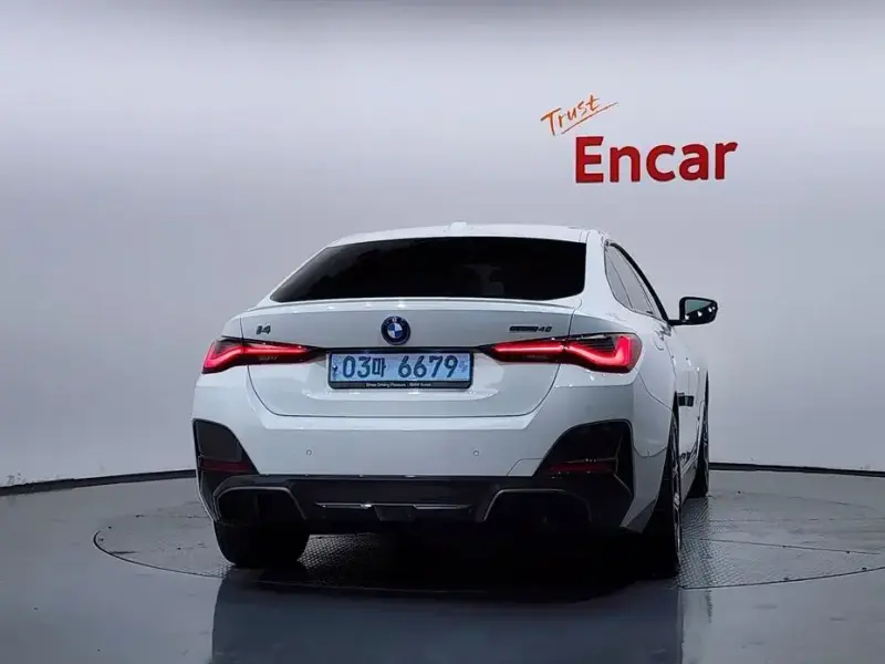 2022 BMW i4 с пробегом 107 624 км