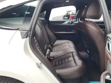 2022 BMW i4 с пробегом 107 624 км