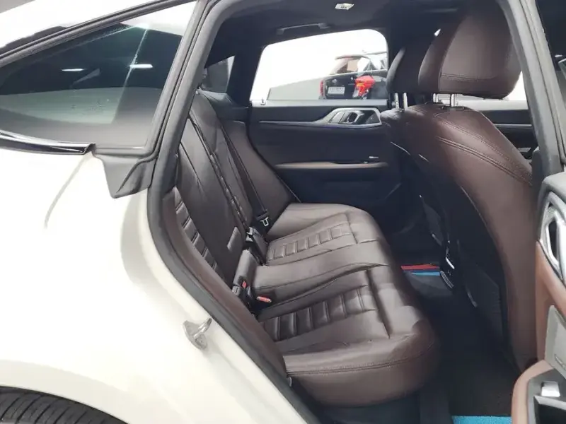 2022 BMW i4 с пробегом 107 624 км